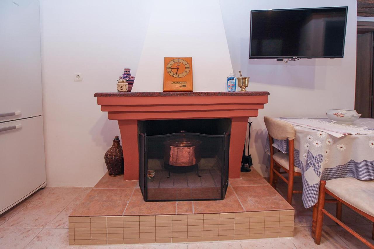 Traditional Guesthouse Asimakis Anifion Екстер'єр фото